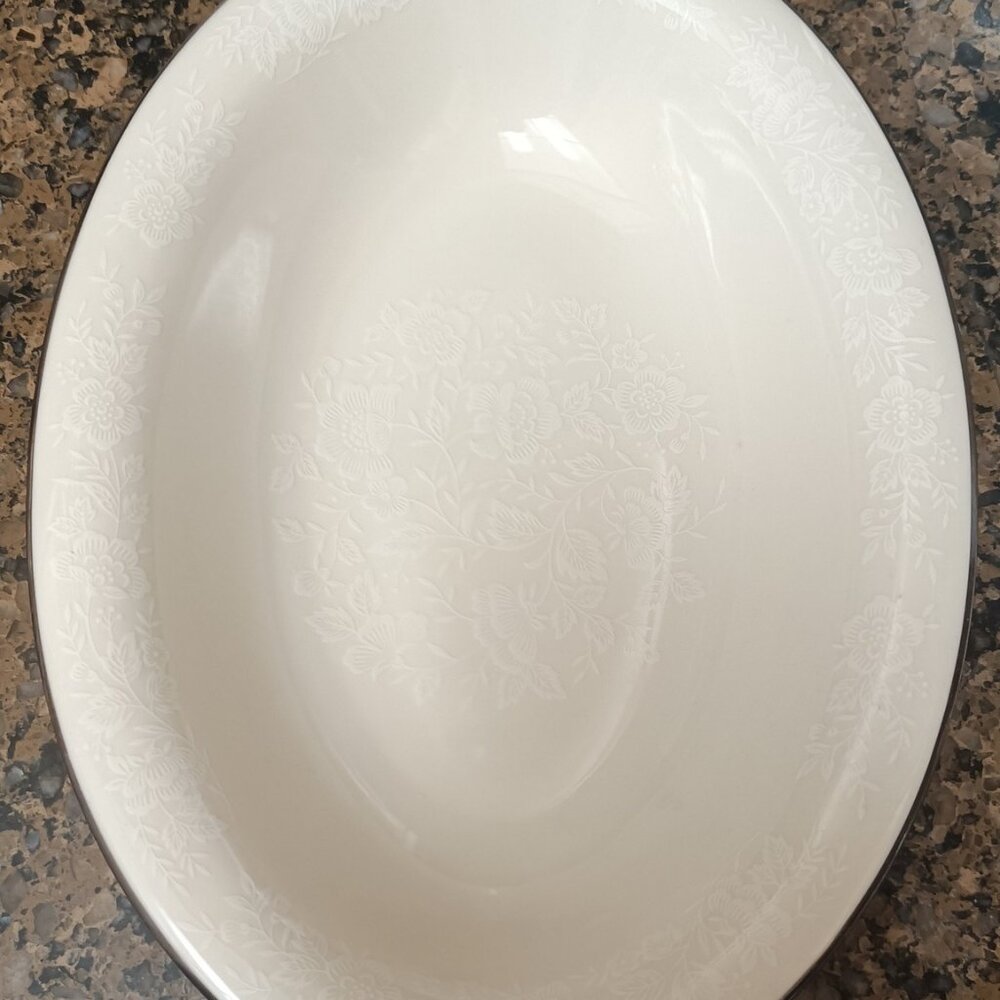 Vintage 10" Oval Vegetable Bowl Winterset by American Royalty 1001 - Picture 4 of 6